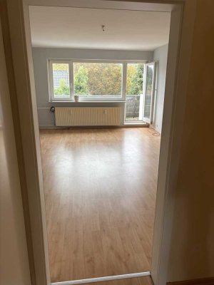 Gepflegte 3-Zimmer Dachgeschosswohnung mit Balkon in Fähr-Lobbendorf