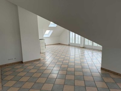 Gepflegte 4-Zimmer-Wohnung mit Balkon in Maisach