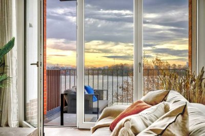 Moderne Wohnkultur DIREKT AM WASSER: Sonnige 3-Zimmer-Neubau-Eigentumswohnung auf Insel Eiswerder