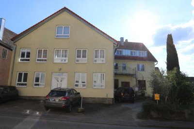 Mehrfamilien-Wohnhaus mit ehem. Tierarztpraxis in Bretzfeld-Adolzfurt