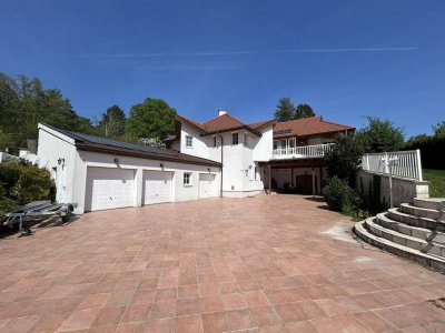 "Einfamilien-Villa in guter Lage am Fuße des Blumbergs in Bad Fischau"