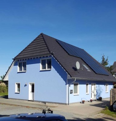 Verlieben! Hochwertiges Niedrigenergiehaus mit 3 WE uvm.