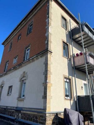 Schöne 3-Zimmer-Maisonette mit 2 Badezimmern, Balkon + Abstellraum und zusätzlichem Bereich im Dachg