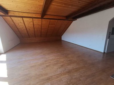 Große 3-Zimmer Wohnung in ruhiger Wohnlage