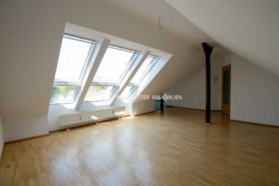 WOHNUNG MIT EINBAUKÜCHE & STELLPLATZ IN RUHIGER LAGE!