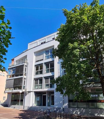 Stadtmitte: 4-Zimmer-Wohnung mit EBK