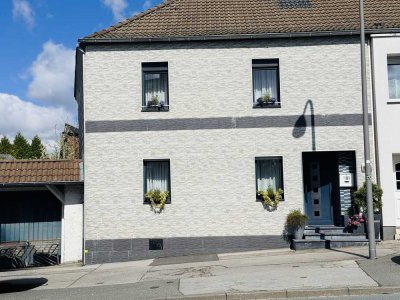 Modernisiertes Haus nah an A44 & A544 zum Europaplatz