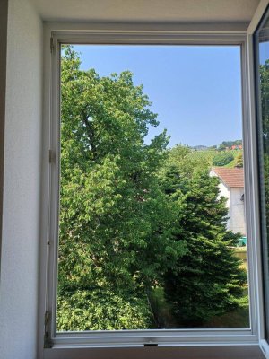 8530 - Eigentumswohnung in zentraler Lage mit Tiefgarage und Loggia im Grunen