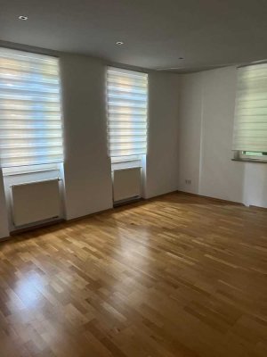Helle 3-Zimmer Wohnung mit Balkon in Offenbach-Bürgel