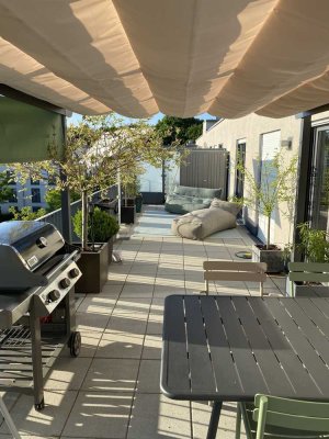 Exklusive 4-Zimmer-Penthouse-Wohnung mit gehobener Innenausstattung mit EBK in München Nymphenburg
