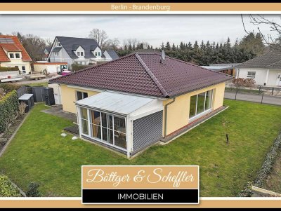 Niedrigenergiehaus im Bungalowstil mit Luft-Luft-Wärmepumpenheizung