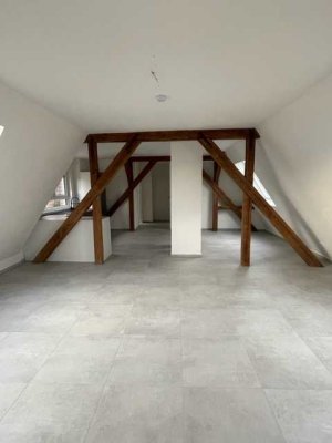 Geräumige 2-Zimmer-DG-Wohnung in Östringen