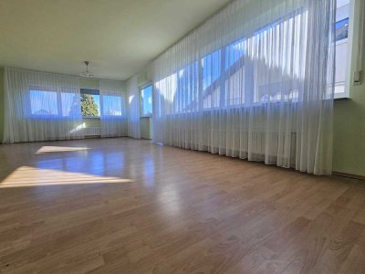 Großzügige 4-Zimmer-Wohnung mit Balkon in gepflegtem Mehrfamilienhaus in Ulm-Lehr