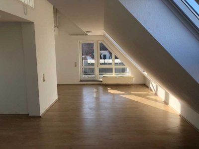 Helle 2-Zimmerwohnng mit Galerie, Balkon und moderner Einbauküche in Flörsheim-Wicker