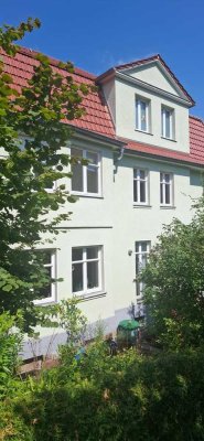 Ruhige 4-Raum-Hochparterre-WE mit Balkon u. Terrasse