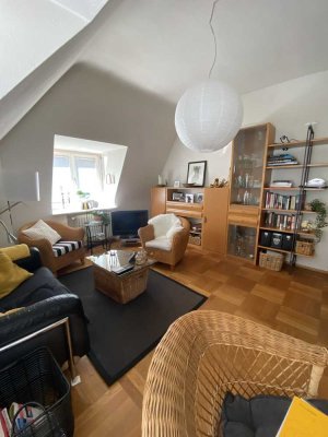 Stilvolle 2,5-Raum-Dachgeschosswohnung in schönem Altbau der Ravensburger Federburgstraße