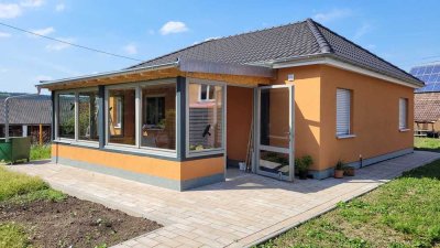 Verkaufsangebot! 4-Räume-KfW55-Bungalow. Baujahr 2021.