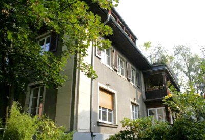Villenviertel Neustadt-Nord | außergewöhnliche 2- bis 3-Zimmer Wohnung, ca. 100 m² | große Terrasse