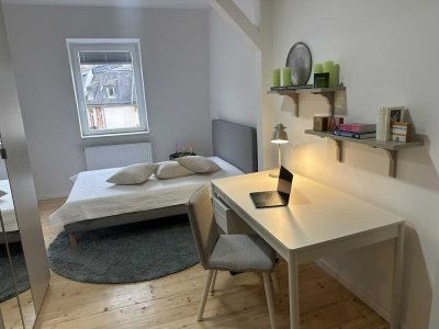 *SCHWEIZER PLATZ* luxuriös möbliertes Zimmer in vollausgestatteter WG
