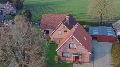 Viel Wohnfläche für die große Familie auf tollem Grundstück mit Blick auf die Felder!