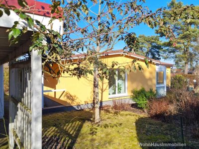 Bungalow mit 2 Zimmern, großem Garten & Potenzial zum Anbauen