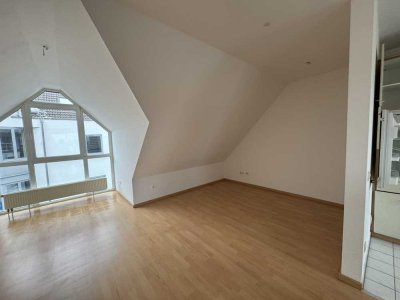 Helle Maisonette-Wohnung mit schöner Aussicht und großem Balkon im Herzen von Langen