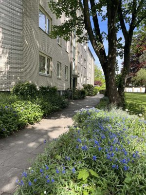Helle 2- Zimmer Wohnung mit Balkon in Norderstedt. Direkt an der Stadtgrenze zu Hamburg!