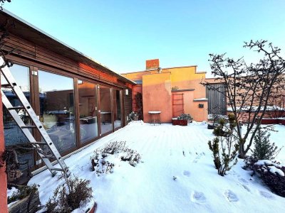 Oasis above the roofs of Kreuzberg: 250 sqm usable area, roof terrace, chimney, conservatory