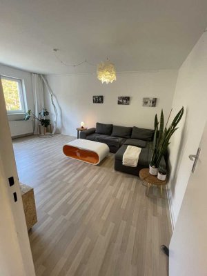 Charmante Lichtumrundete 2-Zimmer Wohnung mit Balkon im 3. OG in Berlin-Britz
