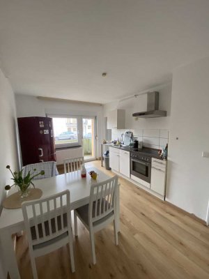 Helle 2-Zimmer Wohnung mit großzügiger Wohnküche