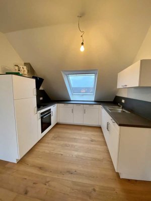 Wunderschöne 3-Zimmer-Wohnung mit Balkon & EBK