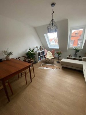 UNTERMIETER GESUCHT - Charmante 2-Zimmer Dachgeschosswohnung in Nürnberg-Schoppershof