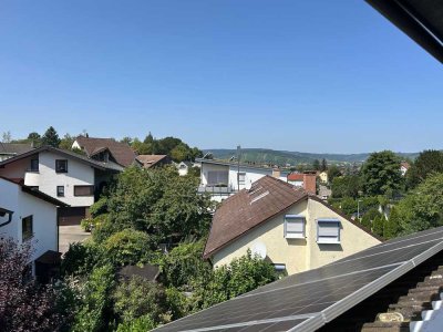 Modernisierte 2,5-Raum-Wohnung mit Balkon und Einbauküche in Schorndorf