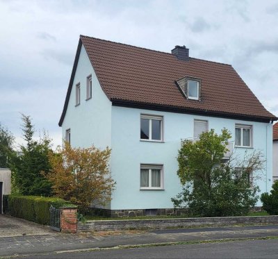 3-Zimmer Dachgeschosswohnung mit renoviertem Bad