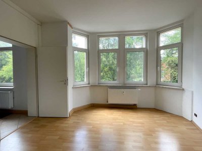 Großzügige 2-Zimmer Denkmal-Wohnung mit Kamin und Einbauküche in Klingenthal