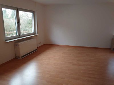 Geräumige 1-Zimmerwohnung mit EBK an Single zu vermieten