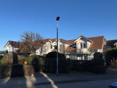 Zwei Balkone - Tolle DG-Dreizimmerwohnung mit bemerkenswerter Aussicht - frei ab 01.06.2025