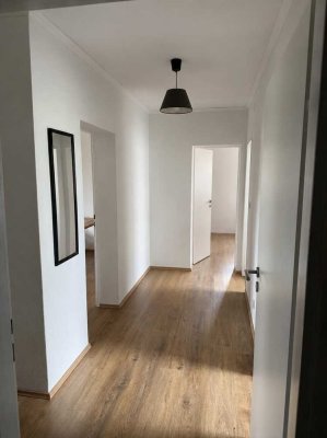 Helle, gut geschnittene 3-Zimmer-Wohnung mit Westbalkon
