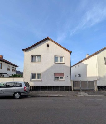 Zweifamilienhaus in zentraler Lage von Lampertheim