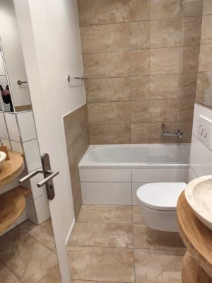 top saniertes, möbliertes und sehr gut geschnittenes Appartement mit Balkon