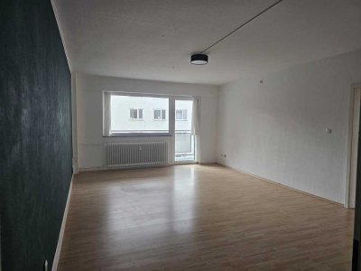 Helle 3-Zimmer Wohnung mit Balkon im 2. OG in Mainz-Neustadt