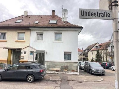 Charmantes Haus mit sonniger Terrasse und Garage in Top-Lage