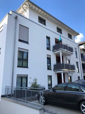 In Emmelshausen: Gepflegte Wohnung mit zwei Zimmern und Balkon