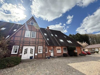 Vollständig renovierte 5-Zimmer-Wohnung mit Einbauküche in Buchhorst