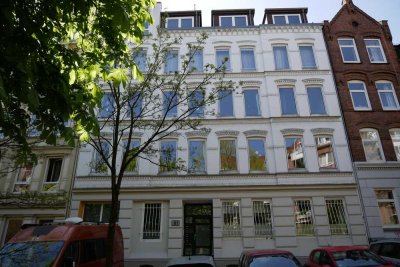 Wunderschöne 5-Zimmer-Altbauwohnung in top zentraler und ruhiger Lage