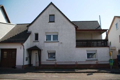 Saniertes Haus mit 2 Garagen und schönem Garten mitten in Buchholz