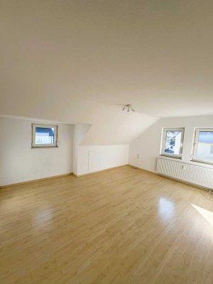 Schöne 3 Zimmer Wohnung, inklusive Stellplatz und Kellerabteil