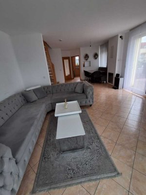 Modernes Reihenendhaus mit Garten, Garage & Stellplatz – Ihr neues Zuhause in Sickenhofen
