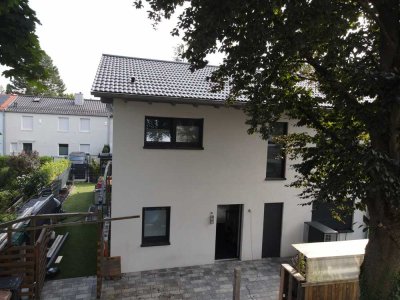 Exklusives Einfamilienhaus (KfW40plus) mit 7 Zimmern, Wellnessbereich, High-End-Technik