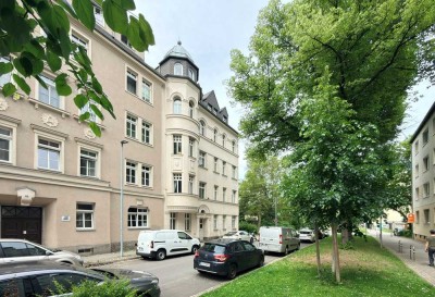 DG-Erstbezug nach Sanierung I WG-geeignet I Einbauküche I Balkon